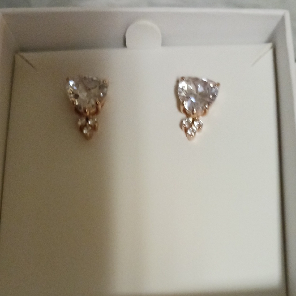 Beautiful Lovestruck Diamond Cz Stud Earrings.